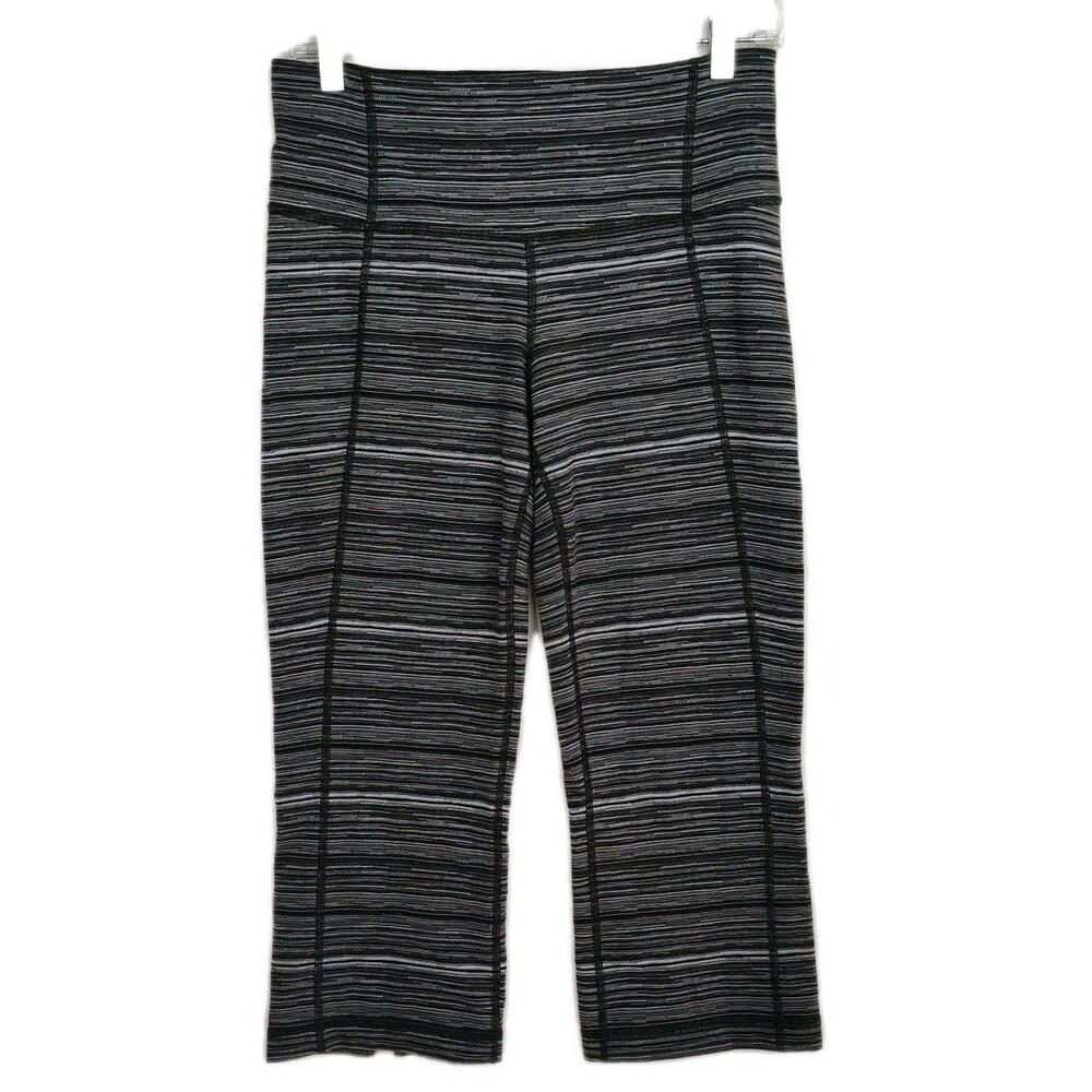 Lululemon Activewear Capri Pants Women's Sz 8 Black & White Stripes Back Pocket‎